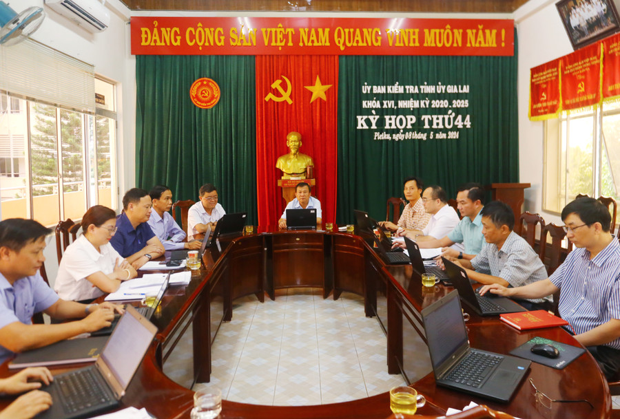Quang cảnh kỳ họp thứ 44 của Ủy ban kiểm tra Tỉnh ủy. Ảnh: Đ.V.N