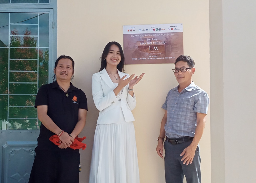 Công trình “Nhà nội trú cho em” được xây dựng tại Trung tâm Giáo dục nghề nghiệp-Giáo dục thường xuyên huyện Kbang. Ảnh: Hồng Hạnh Công trình “Nhà nội trú cho em” được xây dựng tại Trung tâm Giáo dục nghề nghiệp-Giáo dục thường xuyên huyện Kbang. Ảnh: Hồng Hạnh