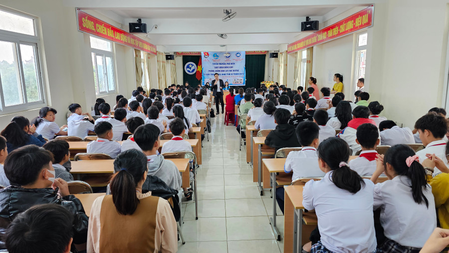 Quang cảnh buổi tư vấn. Ảnh: Bá Bính Quang cảnh buổi tư vấn. Ảnh: Bá Bính