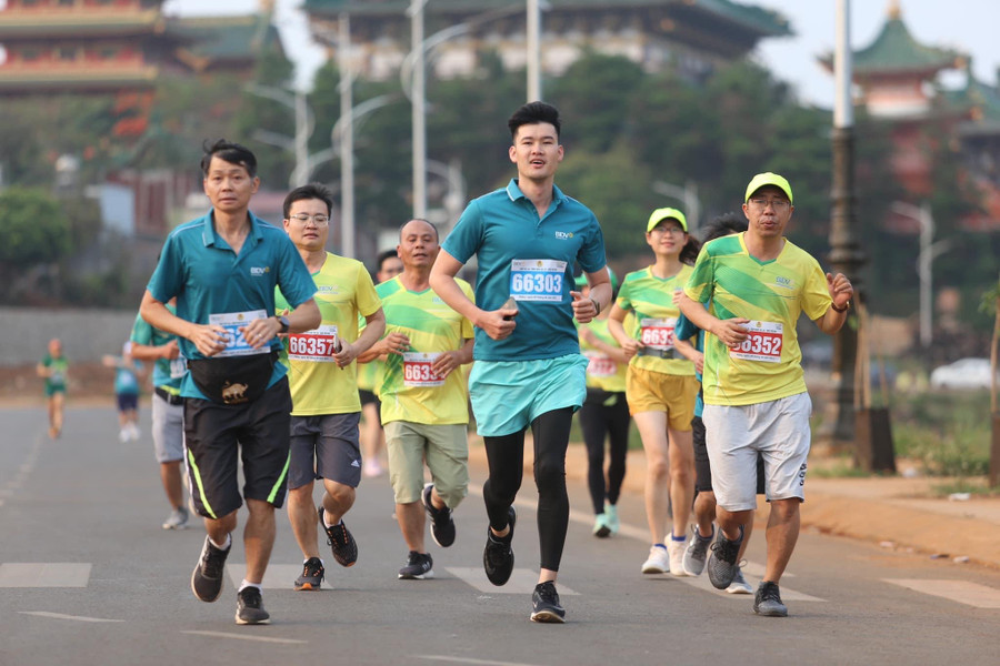 Các vận động viên tham gia giải chạy "Cho cuộc sống xanh" do BIDV Gia Lai tổ chức. Ảnh: Văn Ngọc Các vận động viên tham gia giải chạy "Cho cuộc sống xanh" do BIDV Gia Lai tổ chức. Ảnh: Văn Ngọc