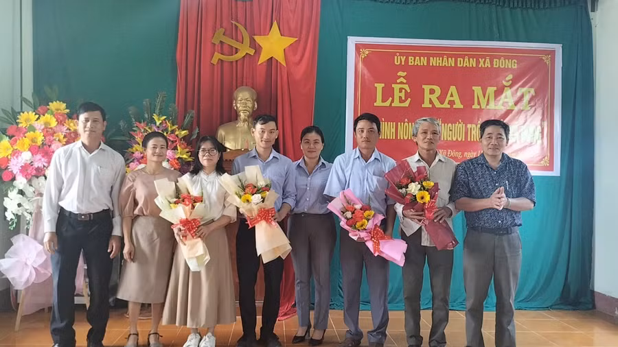 Các thành viên Nông hội tại buổi lễ. Ảnh: Hữu Nở