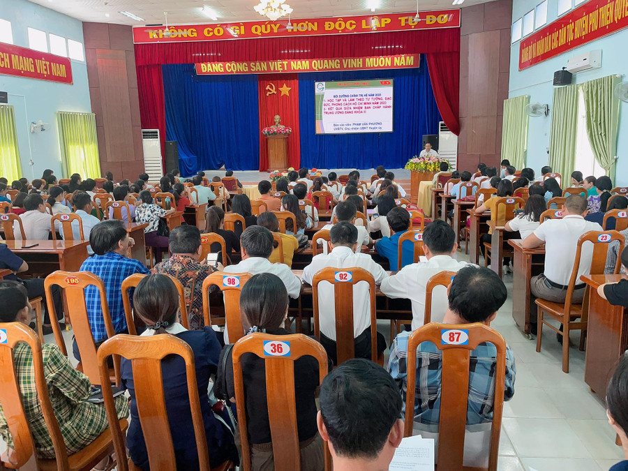 Quang cảnh lớp bồi dưỡng. Ảnh: Hoa Mai