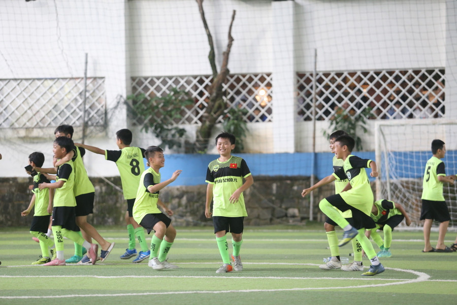 Đội bóng Nhi đồng Pleiku School bảo vệ thành công chức vô địch. Ảnh: Văn Ngọc Đội bóng Nhi đồng Pleiku School bảo vệ thành công chức vô địch. Ảnh: Văn Ngọc