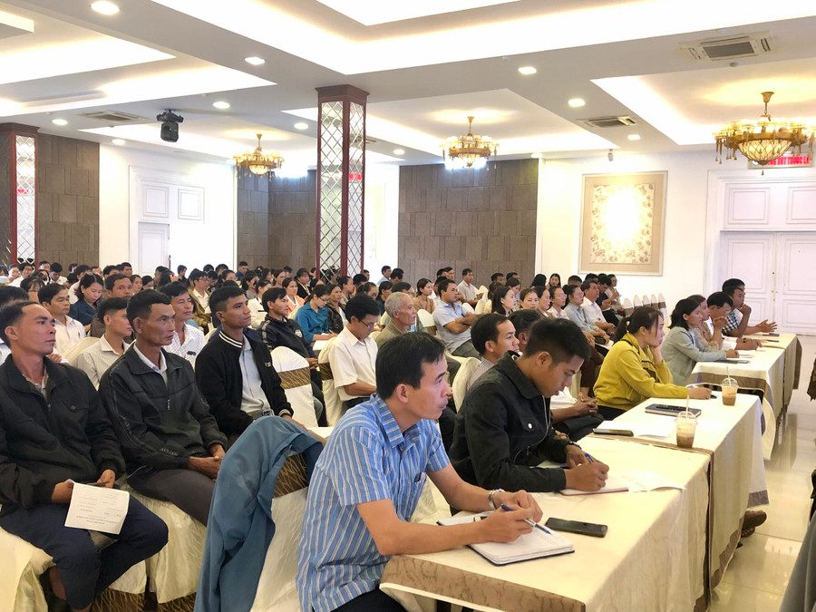 Các học viên tham gia lớp tập huấn kiến thức, kỹ năng tuyên truyền giảm nghèo về thông tin. Ảnh: Lê Nam Các học viên tham gia lớp tập huấn kiến thức, kỹ năng tuyên truyền giảm nghèo về thông tin. Ảnh: Lê Nam