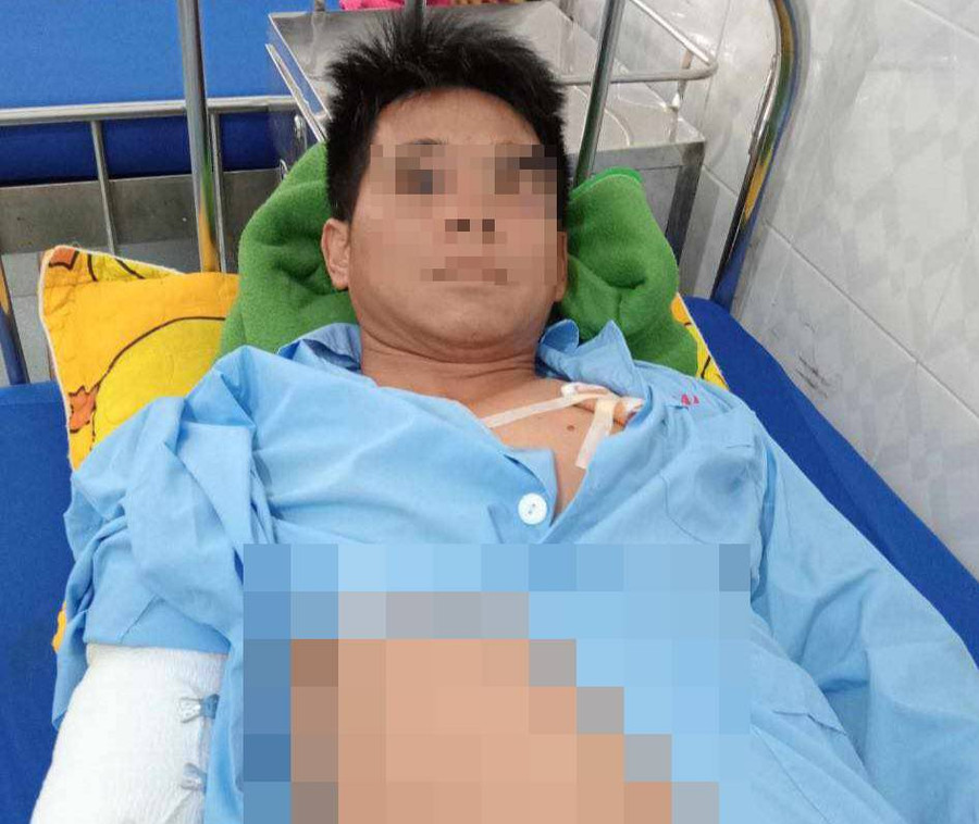 Ông Tam bị chó Becgie của gia đình cắn phải nhập viện cấp cứu. Ảnh: BVCC Ông Tam bị chó Becgie của gia đình cắn phải nhập viện cấp cứu. Ảnh: BVCC