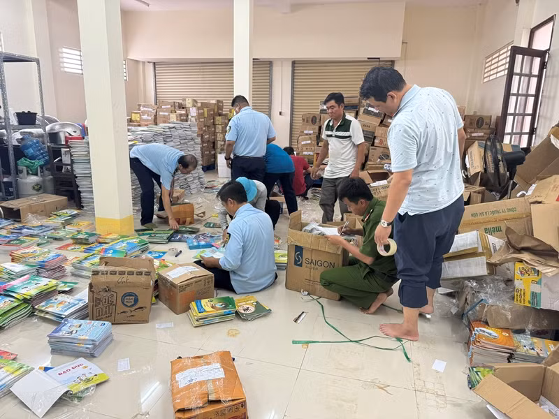 Lực lượng chức năng phát hiện gần 80.000 quyển sách giáo khoa giả mạo bao bì, nhãn hàng hóa Nhà xuất bản Giáo dục Việt Nam