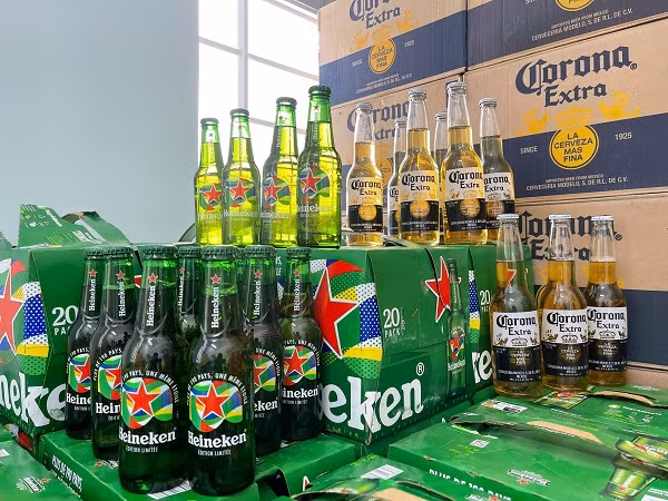 Nhãn chai bia cũng không đúng theo quy định của pháp luật Nhãn chai bia cũng không đúng theo quy định của pháp luật