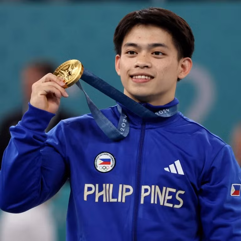 Tại Olympic Paris 2024, VĐV thể dục dụng cụ Philippines Carlos Yulo đã đền đáp sự kỳ vọng bấy lâu nay của người hâm mộ