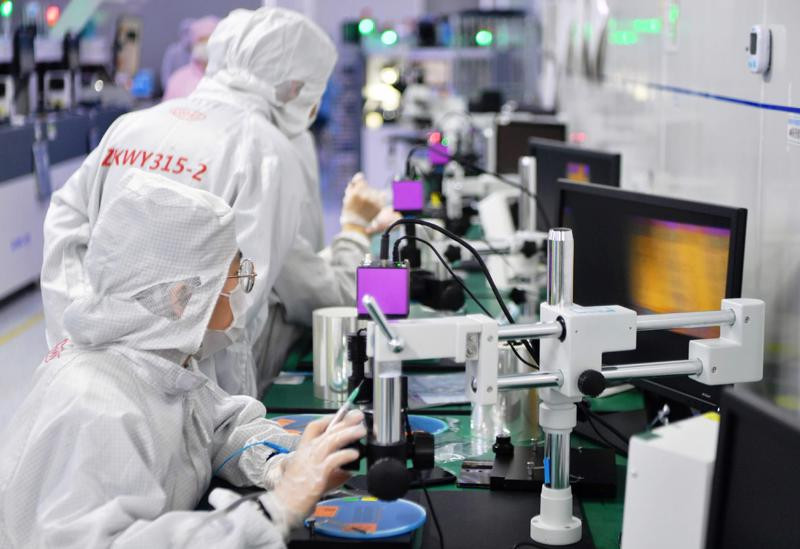 Trung Quốc gia tăng nhập khẩu máy móc sản xuất chip tiên tiến trước khi Mỹ tiếp tục siết chặt hạn chế Trung Quốc gia tăng nhập khẩu máy móc sản xuất chip tiên tiến trước khi Mỹ tiếp tục siết chặt hạn chế