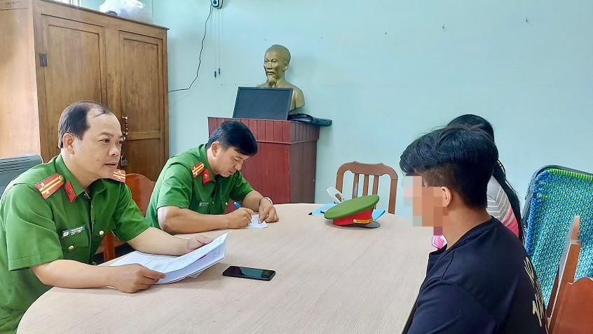 N.V.T. tại cơ quan Công an