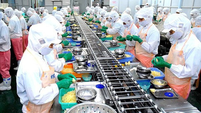 Trong nhóm hàng xuất khẩu 5 tháng qua, công nghiệp chế biến ước đạt 137,39 tỉ USD, chiếm 87,7% Trong nhóm hàng xuất khẩu 5 tháng qua, công nghiệp chế biến ước đạt 137,39 tỉ USD, chiếm 87,7%