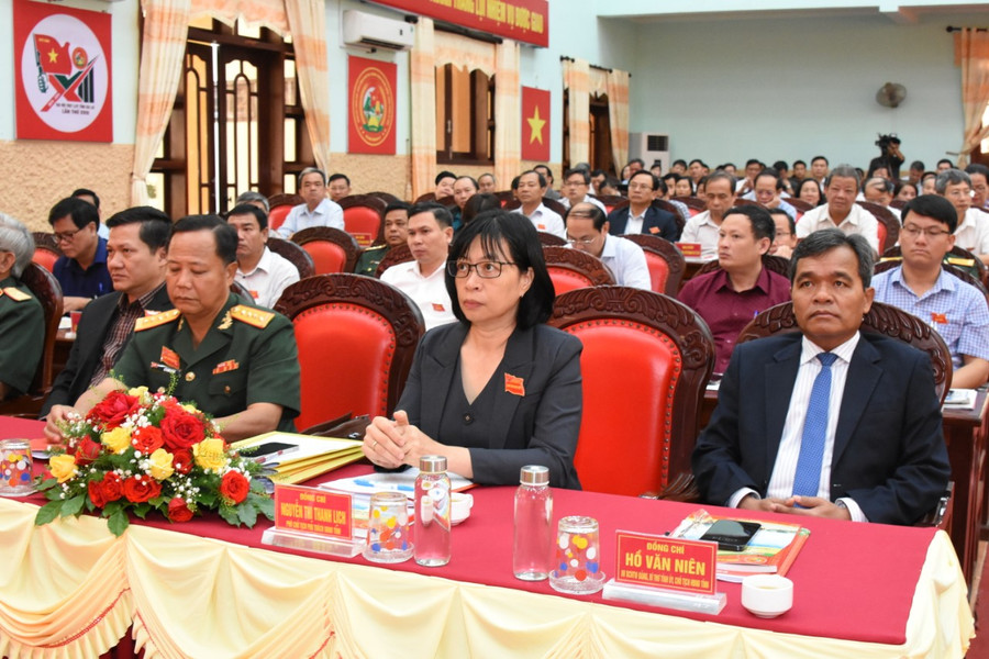 Các đồng chí lãnh đạo tỉnh dự đại hội thi đua quyết thắng. Ảnh: Đức Thụy Các đồng chí lãnh đạo tỉnh dự đại hội thi đua quyết thắng. Ảnh: Đức Thụy