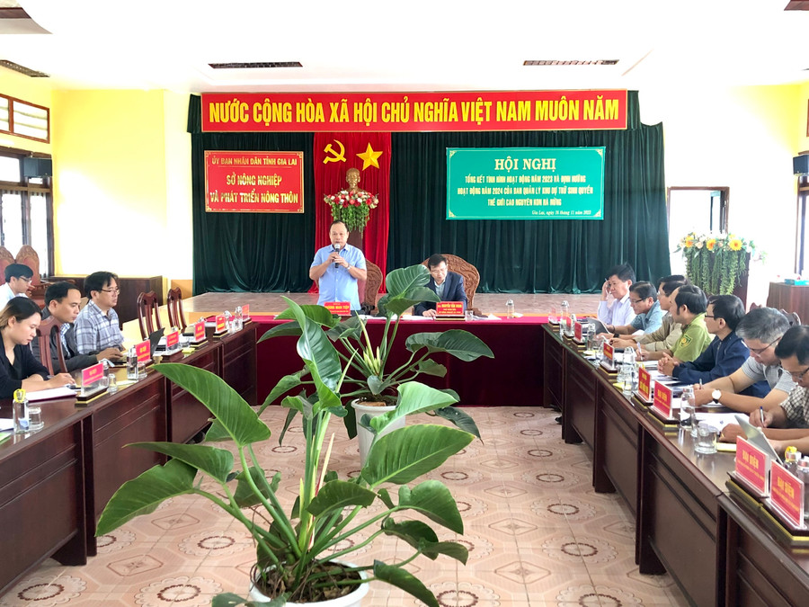 Quang cảnh hội nghị tổng kết năm 2023 và phương hướng năm 2024 của Ban Quản lý khu dự trữ sinh quyển thế giới Cao nguyên Kon Hà Nừng. Ảnh: Lê Nam