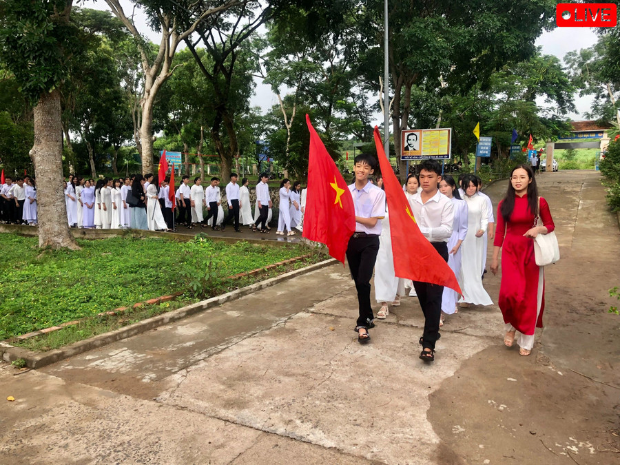 Năm học 2024-2025, Trường THPT Hà Huy Tập (huện Kông Chro) chào đón 560 học sinh khối 10. Ảnh: Lê Nam Năm học 2024-2025, Trường THPT Hà Huy Tập (huện Kông Chro) chào đón 560 học sinh khối 10. Ảnh: Lê Nam