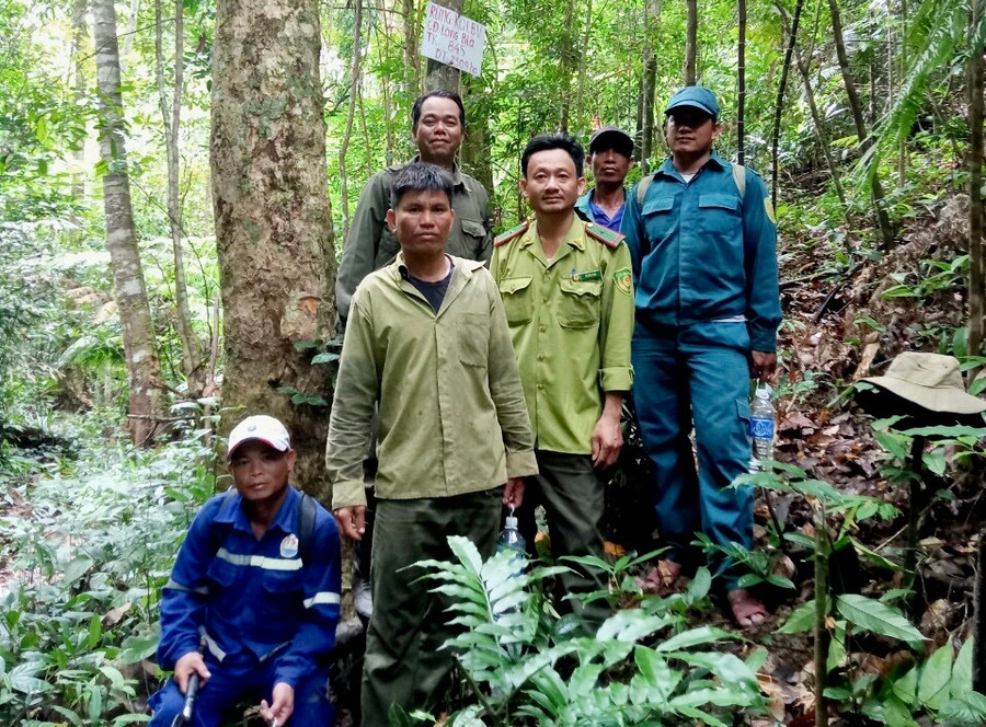 Cộng đồng làng B&apos;là (xã Đak Song, huyện Kông Chro) thường xuyên chia tổ để tuần tra, bảo vệ rừng. Ảnh: Lê Nam