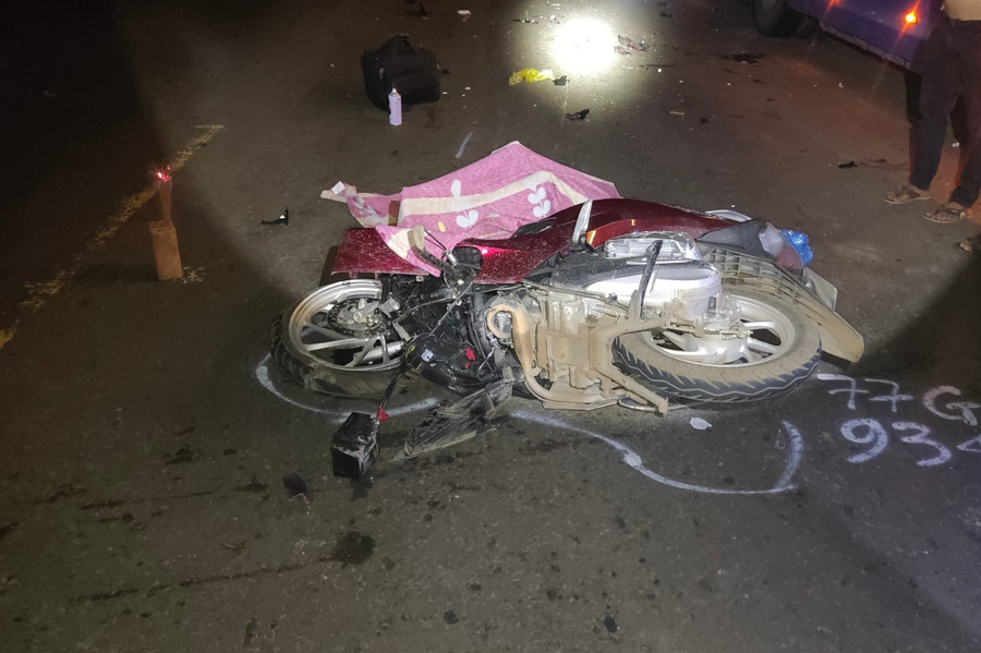 Hiện trường vụ tai nạn khiến anh Tùng tử vong tại chỗ. Ảnh: Duy Hải Hiện trường vụ tai nạn khiến anh Tùng tử vong tại chỗ. Ảnh: Duy Hải