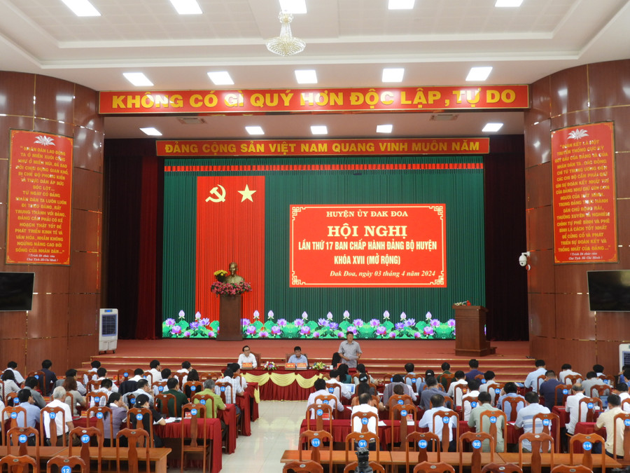 Quang cảnh hội nghị Ban Chấp hành Đảng bộ huyện Đak Đoa lần thứ 17 Ban khoá XVII (mở rộng). Ảnh THANH NHẬT Quang cảnh hội nghị Ban Chấp hành Đảng bộ huyện Đak Đoa lần thứ 17 Ban khoá XVII (mở rộng). Ảnh THANH NHẬT