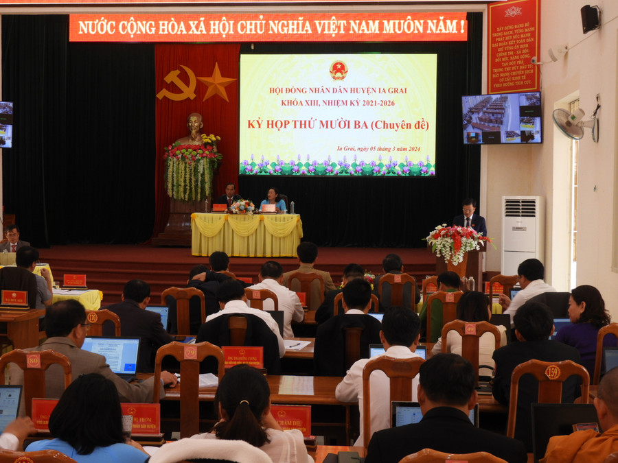 Quang cảnh Kỳ họp thứ 13 (chuyên đề) HĐND huyện Ia Grai khoá XIII. Ảnh Thanh Nhật