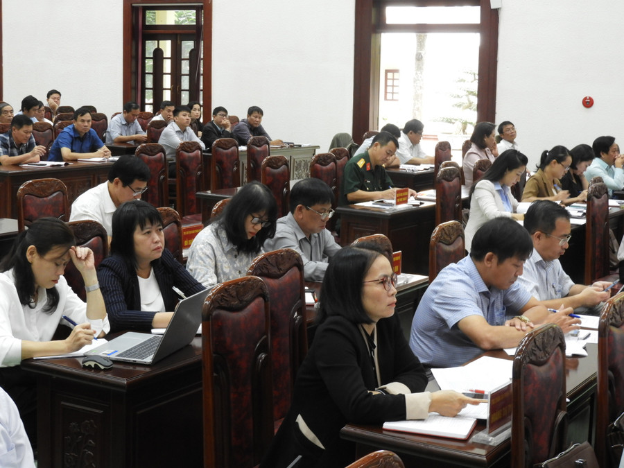 Cán bộ chủ chốt Thành phố dự hội nghị. Ảnh Thanh Nhật