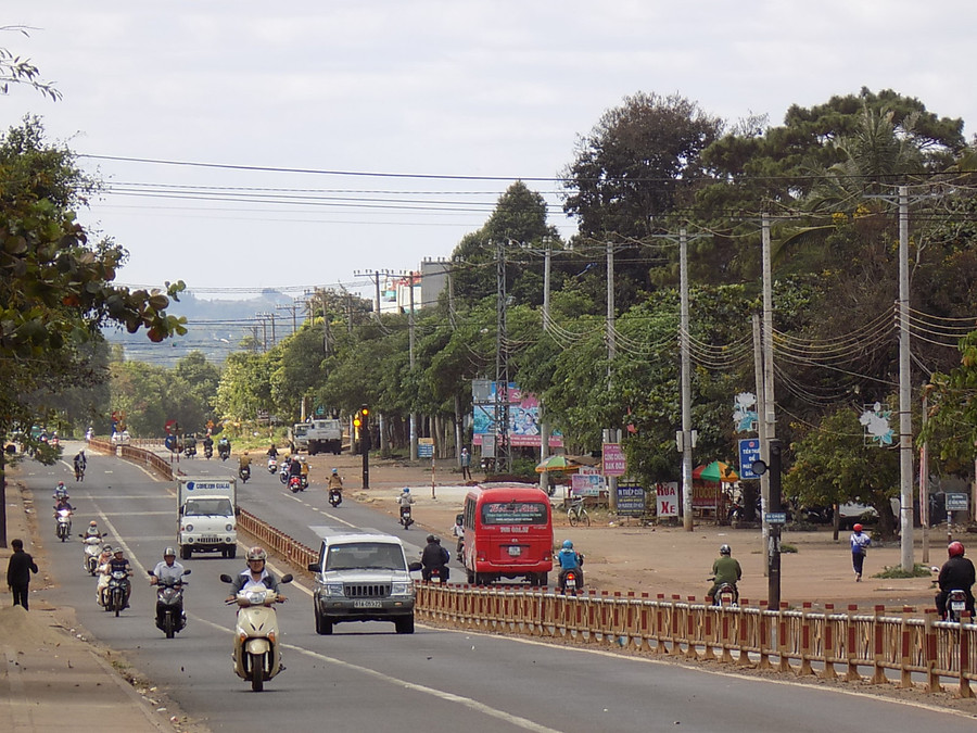 Tuyến Quốc lộ 19 qua địa bàn huyện Đak Đoa góp phần thúc đẩy phát triển kinh tế-xã hội và xây dựng vùng huyện Đak Đoa thời kỳ 2021-2030, tầm nhìn đến năm 2050. Ảnh Thanh Nhật