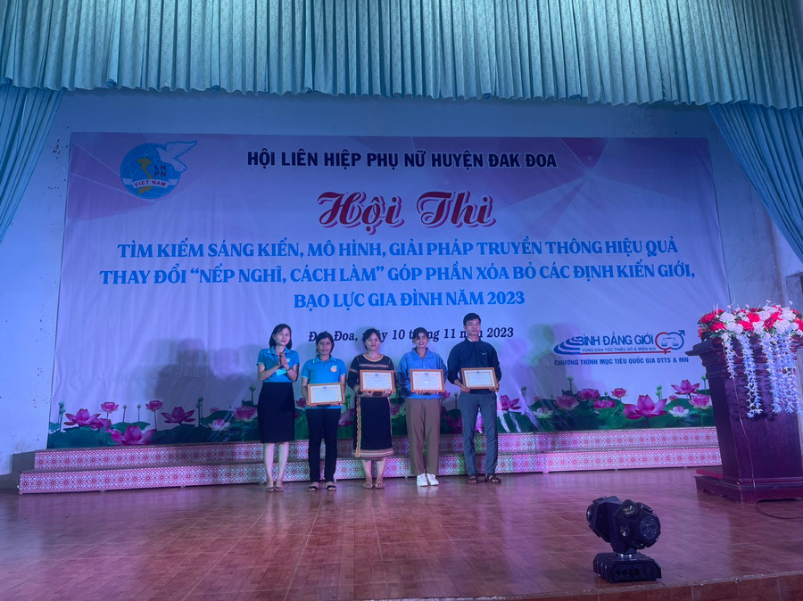 Bế mạc và trao giải Hội thi. Ảnh Thanh Nhật Bế mạc và trao giải Hội thi. Ảnh Thanh Nhật