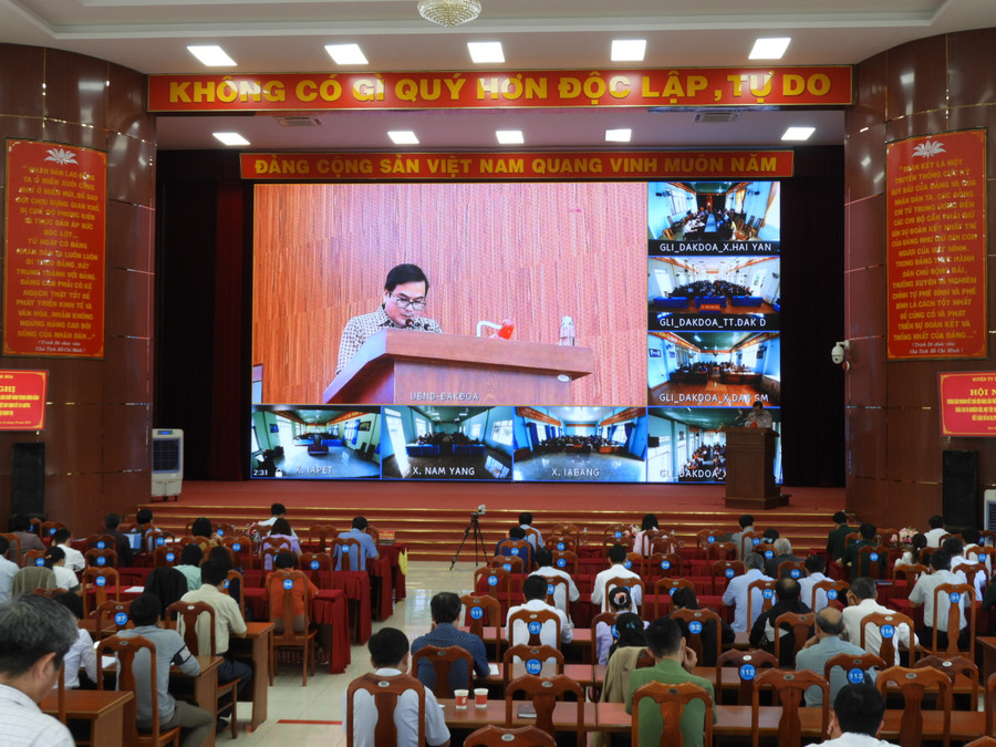 Quang cảnh hội nghị quán triệt nghị quyết và văn bản của Đảng tại điểm cầu trung tâm huyện Đak Đoa. Ảnh Thanh Nhật