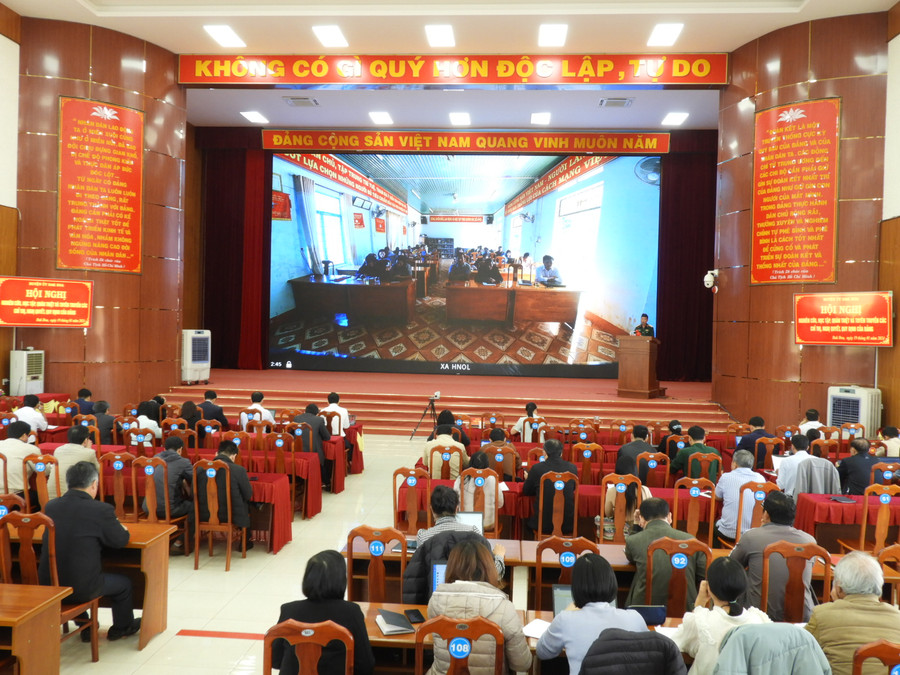 Quang cảnh hội nghị quán triệt nghị quyết và văn bản của Đảng tại điểm cầu trung tâm huyện Đak Đoa. Ảnh Thanh Nhật