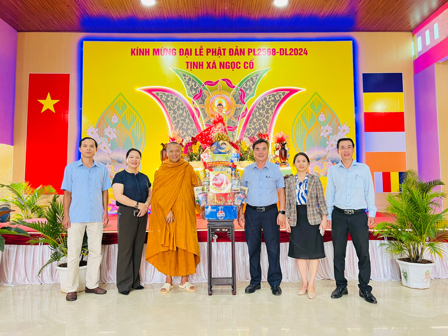 Đoàn công tác của lãnh đạo UBND TP.Pleiku thăm, chúc mừng Tịnh xá Ngọc Cổ (phường Yên Thế) nhân dịp Đại lễ Phật đản Phật lịch 2568. Ảnh Thanh Nhật Đoàn công tác của lãnh đạo UBND TP.Pleiku thăm, chúc mừng Tịnh xá Ngọc Cổ (phường Yên Thế) nhân dịp Đại lễ Phật đản Phật lịch 2568. Ảnh Thanh Nhật