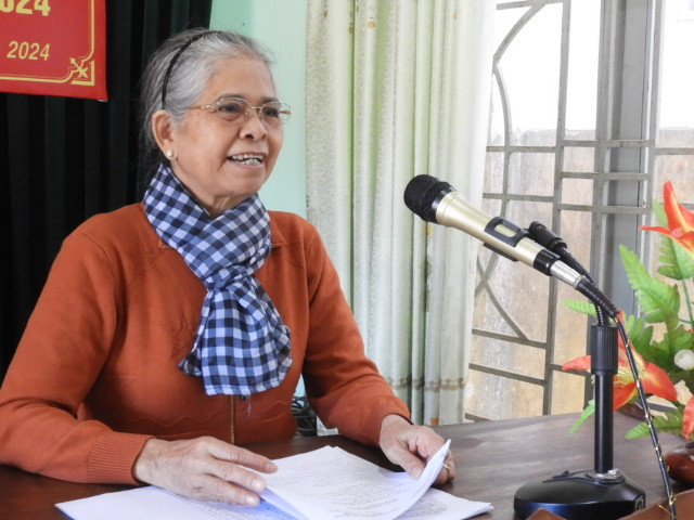 Trưởng Ban đại diện Hội NCT tỉnh Rơ Châm H’Yéo Phát biểu tại hội nghị. Ảnh Thanh Nhật Trưởng Ban đại diện Hội NCT tỉnh Rơ Châm H’Yéo Phát biểu tại hội nghị. Ảnh Thanh Nhật