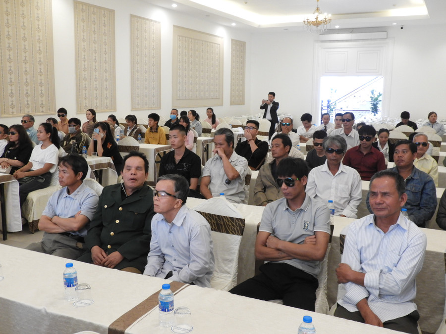 Tỉnh Gia Lai hiện có 976 người mù hai mắt thuộc đối tượng quan tâm chăm sóc giúp đỡ của Hội người mù tỉnh. Ảnh Thanh Nhật Tỉnh Gia Lai hiện có 976 người mù hai mắt thuộc đối tượng quan tâm chăm sóc giúp đỡ của Hội người mù tỉnh. Ảnh Thanh Nhật