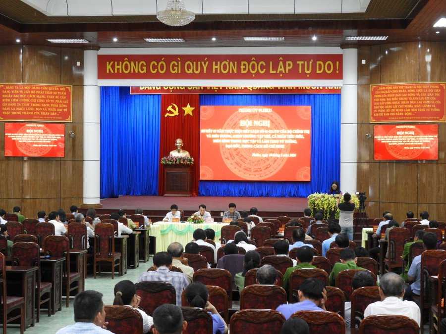 Quang cảnh hội nghị. Ảnh Thanh Nhật -