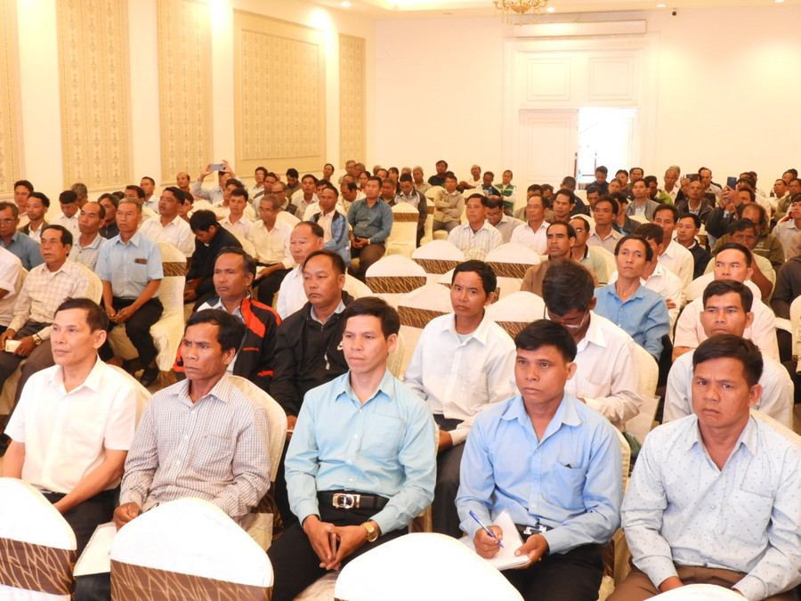 Trưởng các điểm nhóm đạo Tin lành đã đăng ký sinh hoạt tôn giáo tập trung trên địa bàn tỉnh Gia Lai nghe phổ biến các quy định pháp luật về tín ngưỡng, tôn giáo. Ảnh Thanh Nhật