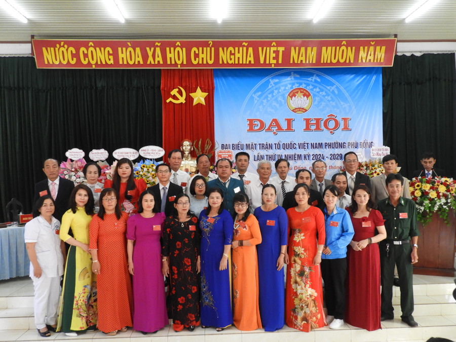 Ủy ban MTTQ Việt Nam phường Phù Đổng khoá IV (nhiệm kỳ 2024-2029) ra mắt và nhận nhiệm vụ tại Đại hội. Ảnh Thanh Nhật Ủy ban MTTQ Việt Nam phường Phù Đổng khoá IV (nhiệm kỳ 2024-2029) ra mắt và nhận nhiệm vụ tại Đại hội. Ảnh Thanh Nhật