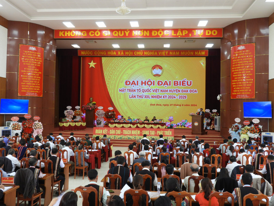 Quang cảnh Đại hội đại biểu MTTQ Việt Nam huyện Đak Đoa lần thứ XIII (nhiệm kỳ 2024-2029). Ảnh Thanh Nhật Quang cảnh Đại hội đại biểu MTTQ Việt Nam huyện Đak Đoa lần thứ XIII (nhiệm kỳ 2024-2029). Ảnh Thanh Nhật