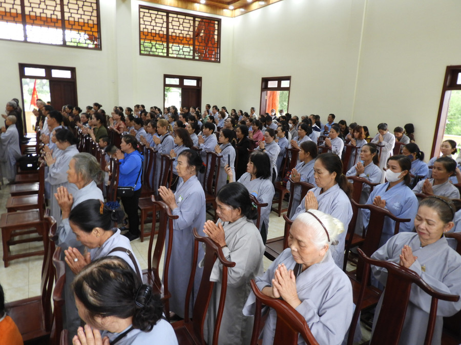 Đông đảo bà con phật tử tham dự Đại lễ Vu lan báo hiếu và cầu siêu Anh hùng liệt sĩ lần đầu tiên diễn ra với quy mô lớn tại Thiền viện Trúc Lâm Tây Nguyên. Ảnh: Thanh Nhật Đông đảo bà con phật tử tham dự Đại lễ Vu lan báo hiếu và cầu siêu Anh hùng liệt sĩ lần đầu tiên diễn ra với quy mô lớn tại Thiền viện Trúc Lâm Tây Nguyên. Ảnh: Thanh Nhật