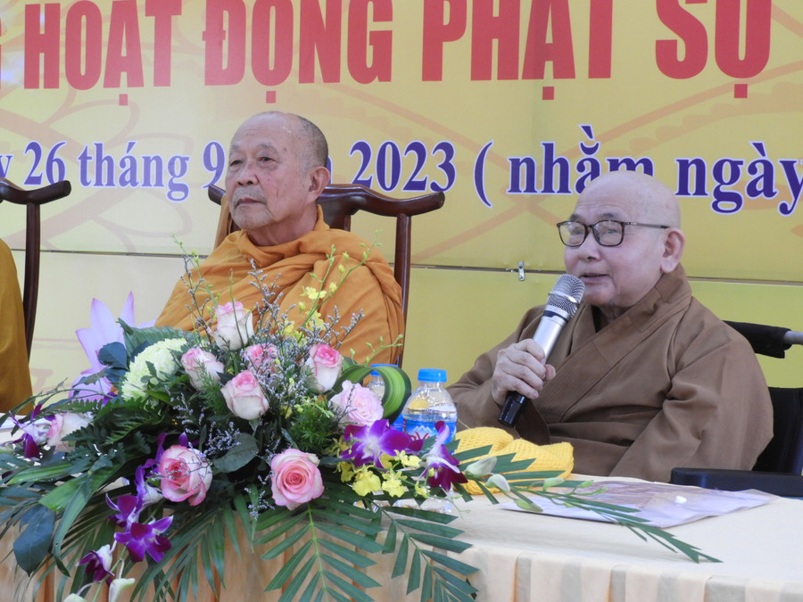 Hoà thượng Thích Tâm Tường-Tiến sỹ Hiệu trưởng Trường Trung cấp Phật học Gia Lai phát biểu chia sẻ tại hội nghị về định hướng phát triển của Nhà trường. Ảnh Thanh Nhật Hoà thượng Thích Tâm Tường-Tiến sỹ Hiệu trưởng Trường Trung cấp Phật học Gia Lai phát biểu chia sẻ tại hội nghị về định hướng phát triển của Nhà trường. Ảnh Thanh Nhật