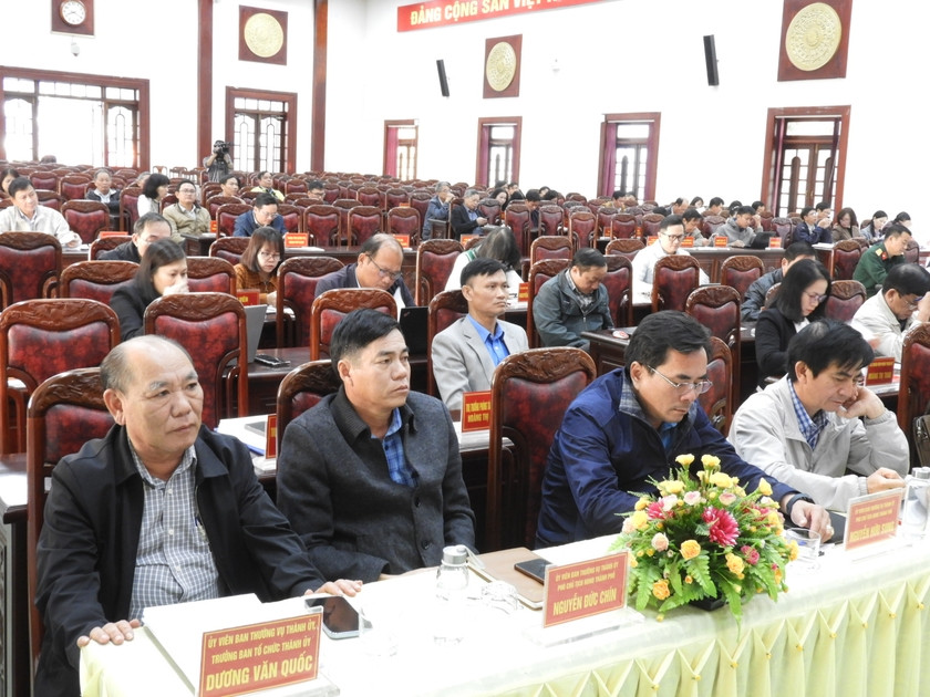 Cán bộ chủ chốt Thành phố dự hội nghị. Ảnh Thanh Nhật