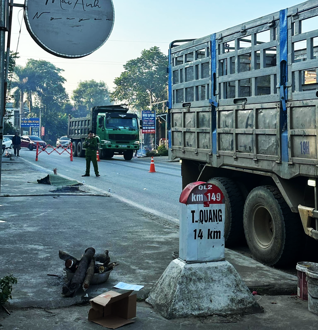 Hiện trường vụ tai nạn người đàn ông bị bánh xe chèn qua người tử vong tại Tuyên Quang