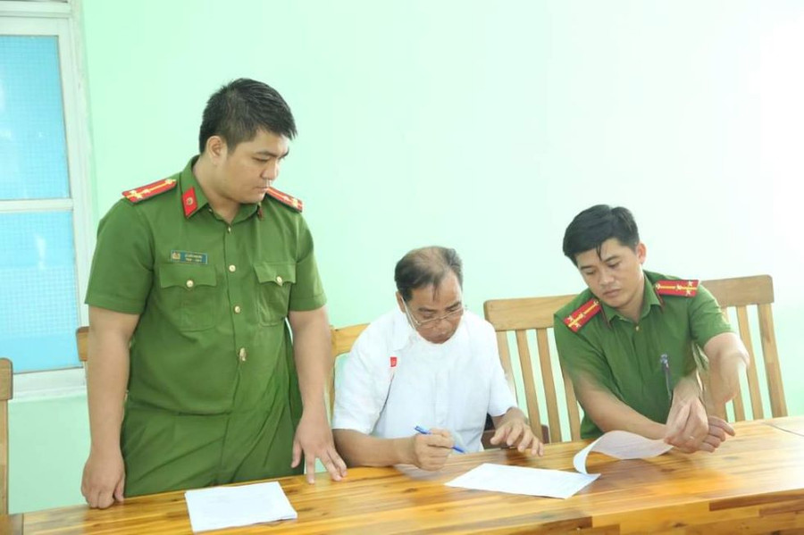 Cơ quan Cảnh sát điều tra Công an tỉnh đã thực hiện khởi tố bị can, lệnh bắt tạm giam đối với Hồ Văn Ngọc. Ảnh: Công an Bình Dương Cơ quan Cảnh sát điều tra Công an tỉnh đã thực hiện khởi tố bị can, lệnh bắt tạm giam đối với Hồ Văn Ngọc. Ảnh: Công an Bình Dương