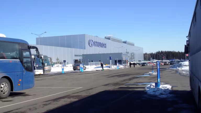 Nhà máy sản xuất ô tô Hyundai nằm ở thành phố St. Petersburg-Nga