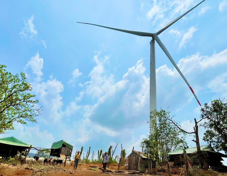 Cột tháp gió của Nhà máy điện gió Ia Le 1. Ảnh: Lê Anh