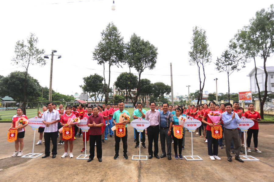 Hơn 120 vận động viên của 4 đơn vị sẽ tranh tài ở giải đấu năm nay. Ảnh: Văn Ngọc Hơn 120 vận động viên của 4 đơn vị sẽ tranh tài ở giải đấu năm nay. Ảnh: Văn Ngọc