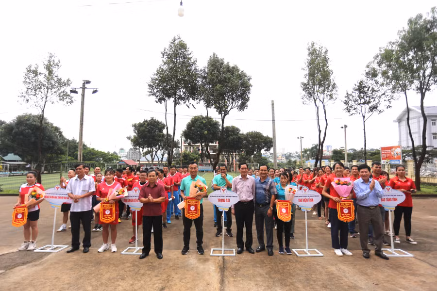 Hơn 120 vận động viên của 4 đơn vị sẽ tranh tài ở giải đấu năm nay. Ảnh: Văn Ngọc