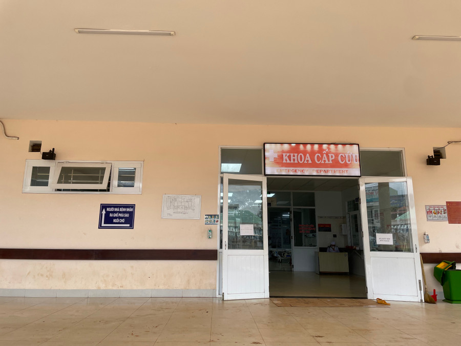 Bệnh nhân đến Khoa Cấp cứu trong tình trạng đã ngưng tim và ngưng thở. Ảnh: Văn Ngọc Bệnh nhân đến Khoa Cấp cứu trong tình trạng đã ngưng tim và ngưng thở. Ảnh: Văn Ngọc