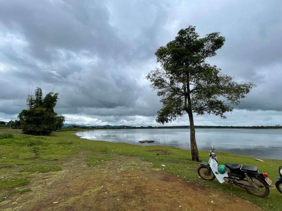 Hồ Ia Mơ Nông có mực nước lớn vào mùa mưa do nước mưa ở nhiều nơi đổ về. Ảnh: Văn Ngọc