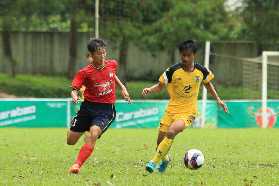 U21 HAGL (trái) đã phải nhận thất bại thứ 2 liên tiếp. Ảnh: Vũ Lê