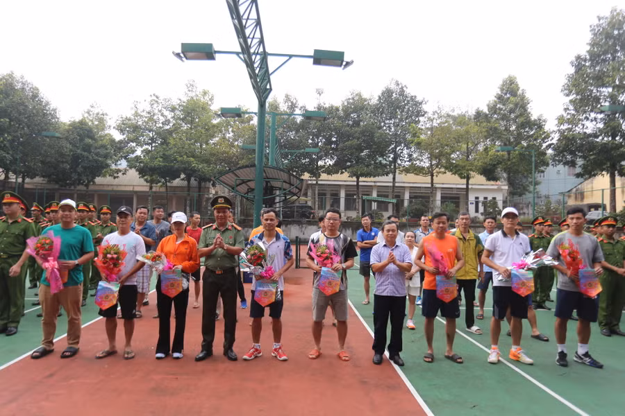 Hơn 120 tay vợt tranh tài ở giải đấu năm nay. Ảnh: Văn Ngọc