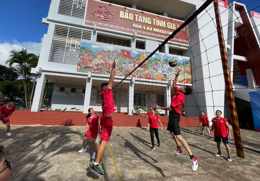 Các vận động viên sẽ thi đấu ở 2 môn bóng chuyền và bóng bàn. Ảnh: Văn Ngọc