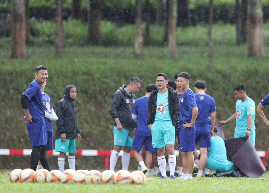 HAGL đã có buổi tập trung đầu tiên để chuẩn bị cho mùa giải mới. Ảnh: Minh Trần