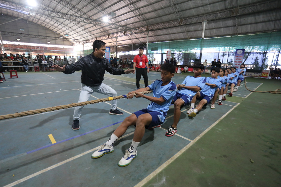 Môn Kéo co có số lượng VĐV tham gia đông đảo với 445 em học sinh. Ảnh: Văn Ngọc